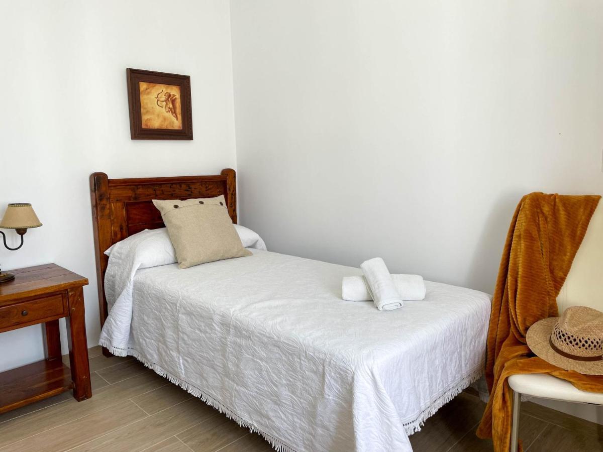Villa Leza โกนิล เด ลาฟรอนเตรา ภายนอก รูปภาพ