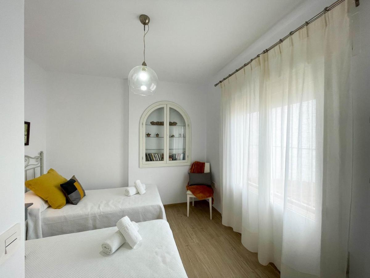 Villa Leza โกนิล เด ลาฟรอนเตรา ภายนอก รูปภาพ