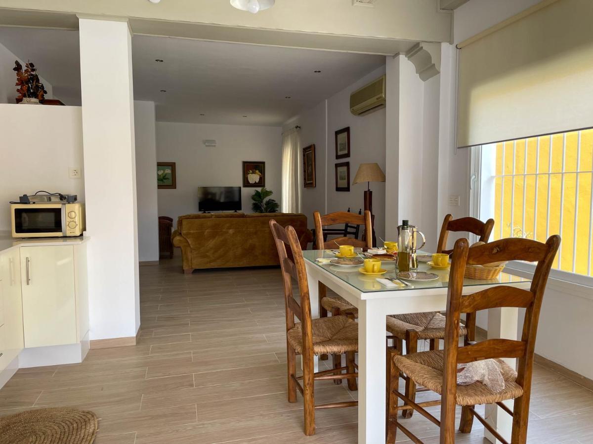 Villa Leza โกนิล เด ลาฟรอนเตรา ภายนอก รูปภาพ