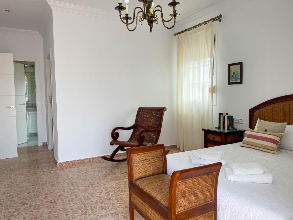 Villa Leza โกนิล เด ลาฟรอนเตรา ภายนอก รูปภาพ