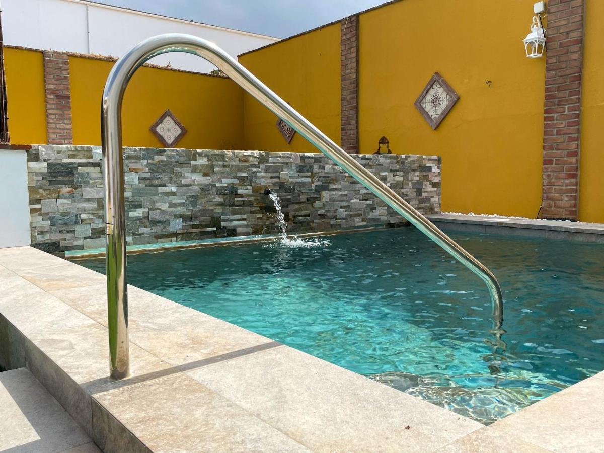 Villa Leza โกนิล เด ลาฟรอนเตรา ภายนอก รูปภาพ