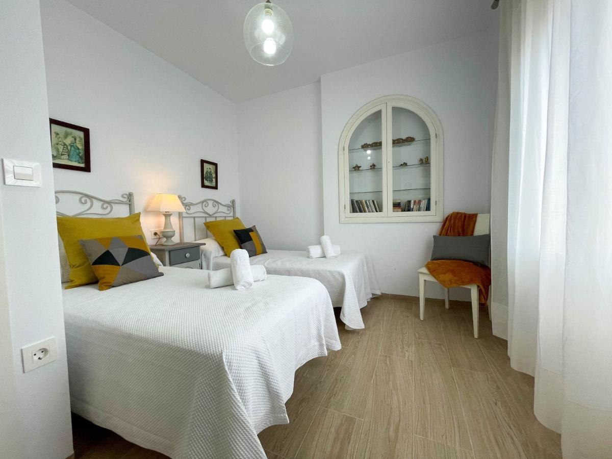 Villa Leza โกนิล เด ลาฟรอนเตรา ภายนอก รูปภาพ