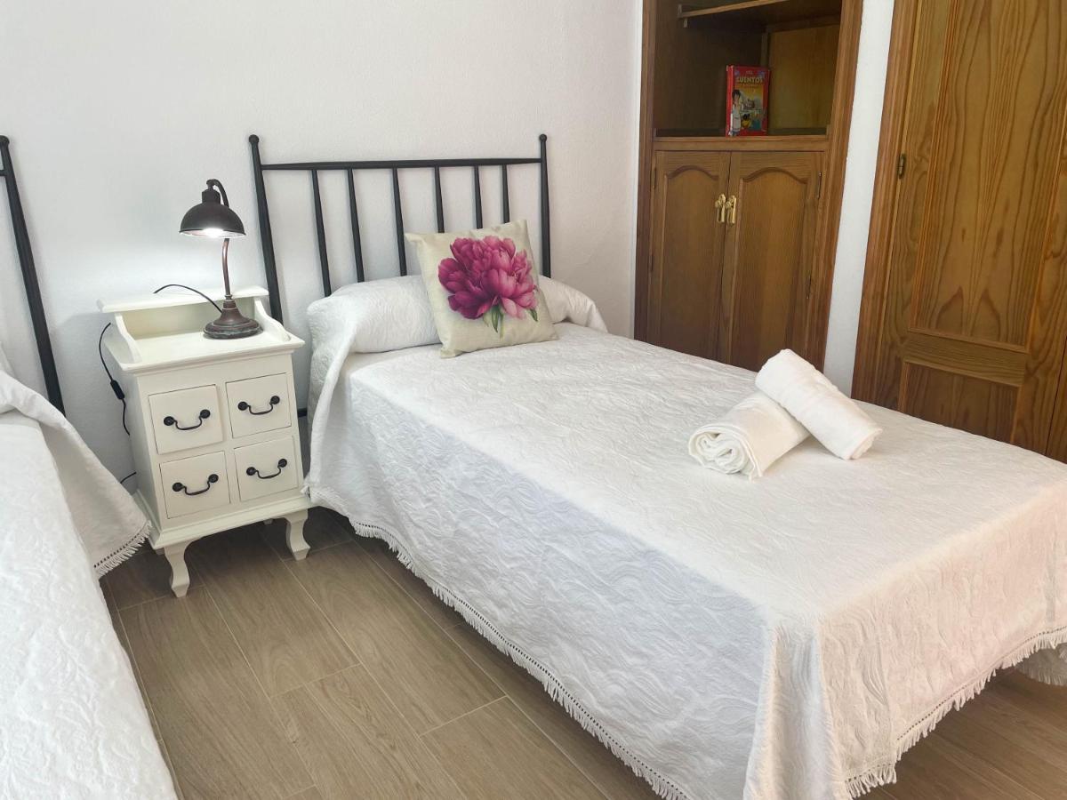 Villa Leza โกนิล เด ลาฟรอนเตรา ภายนอก รูปภาพ
