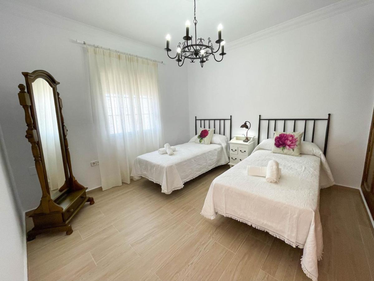 Villa Leza โกนิล เด ลาฟรอนเตรา ภายนอก รูปภาพ