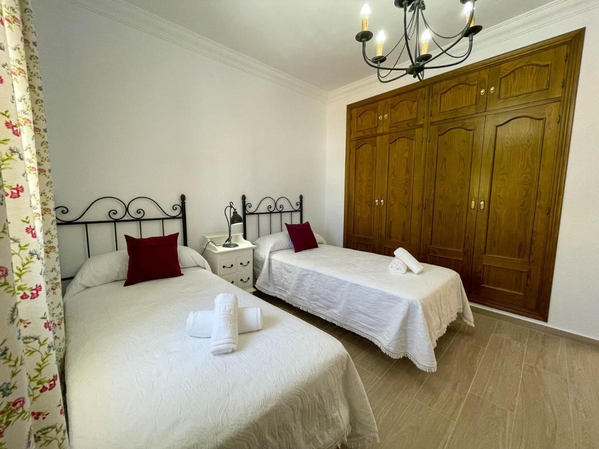 Villa Leza โกนิล เด ลาฟรอนเตรา ภายนอก รูปภาพ
