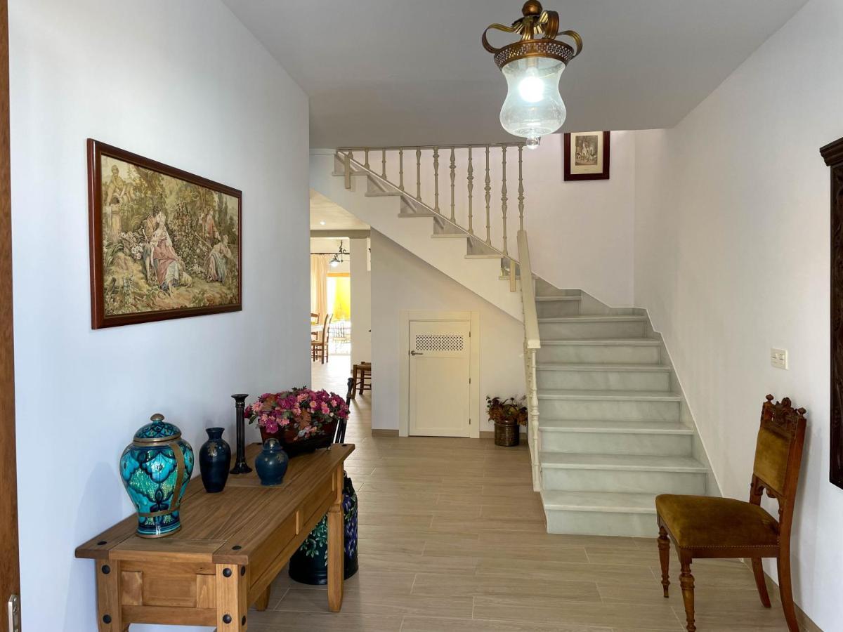 Villa Leza โกนิล เด ลาฟรอนเตรา ภายนอก รูปภาพ